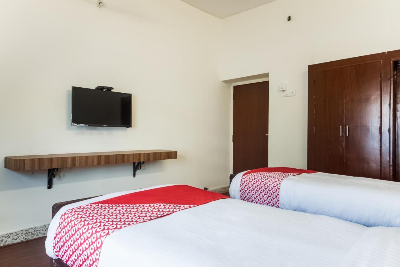 Oyo 76129 Rk Inn Guntūr Esterno foto
